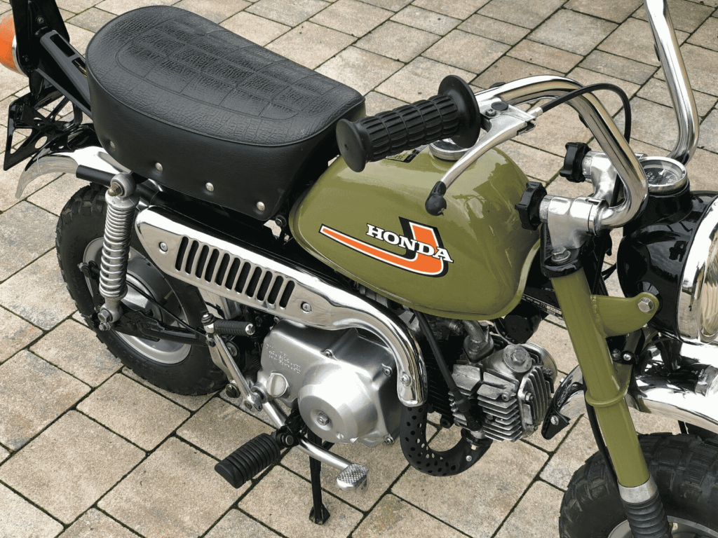 Honda Monkey 1976 in perfect conditon - right side detail
